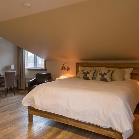 Hotel "Le Suisse" Saint-Donat-de-Montcalm Bagian luar foto