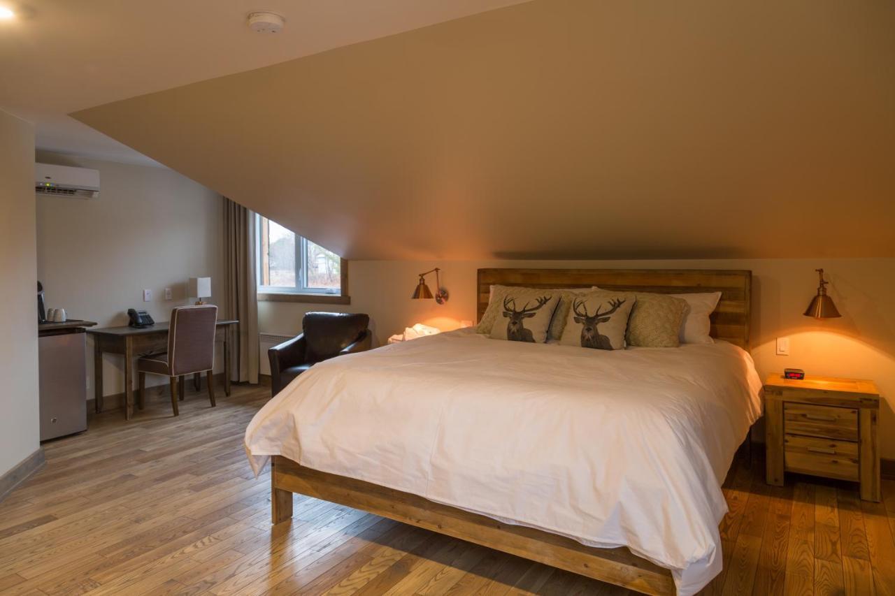 Hotel "Le Suisse" Saint-Donat-de-Montcalm Bagian luar foto